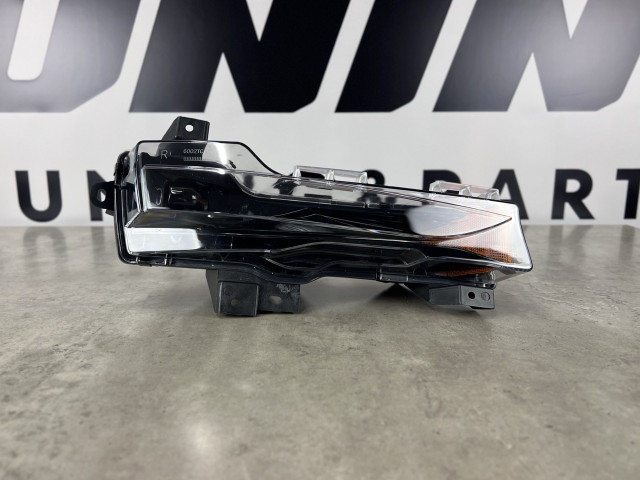 Протитуманна фара (один діод, США) - права - Tesla Model 3 / Y - 1077392-00-E