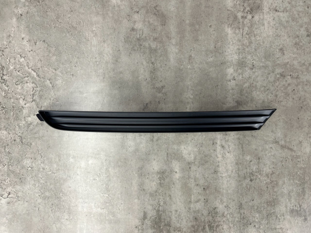 Молдинг протитум.фари (без отвору) - правий - Mazda CX-5 II (KF) KB8A50C11E / KB8A-50-C11E