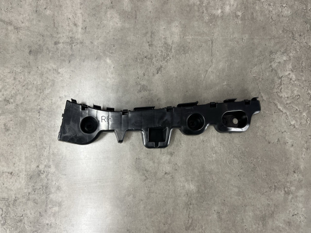Кронштейн заднього бампера (правий) - Mazda CX-5 II (KF) KB8A502H1B / KB8A-50-2H1B