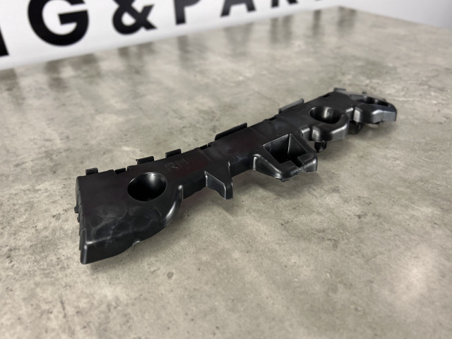 Кронштейн заднього бампера (правий) - Mazda CX-5 II (KF) KB8A502H1B / KB8A-50-2H1B