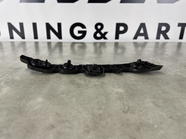 Кронштейн заднього бампера (правий) - Mazda CX-5 II (KF) KB8A502H1B / KB8A-50-2H1B