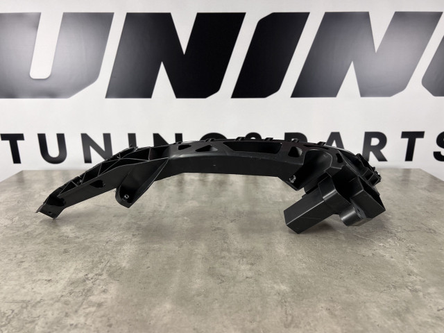 Кріплення протитум.фари (праве) - AUDI Q3 (8U) - 2011-2014 - 8U0805608A