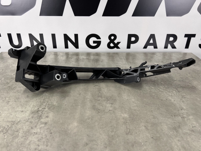Кріплення протитум.фари (праве) - AUDI Q3 (8U) - 2011-2014 - 8U0805608A