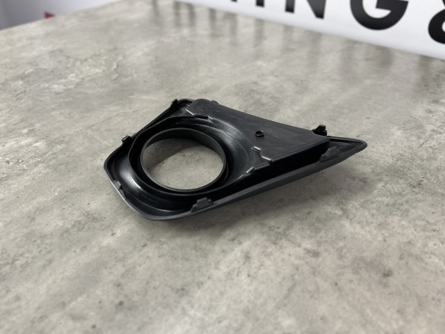 Решітка протитум.фари (права) - Mazda CX-5 (KE) KD5350C21 / KD53-50-C21