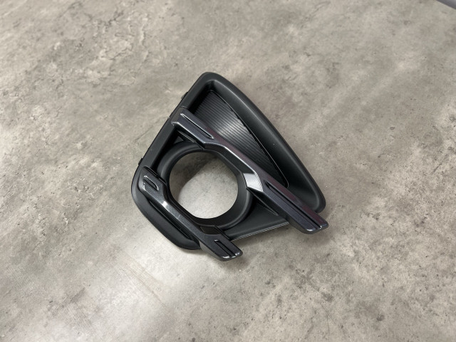 Решітка протитум.фари (права) рест. - Mazda CX-5 (KE) KA0J50C20A