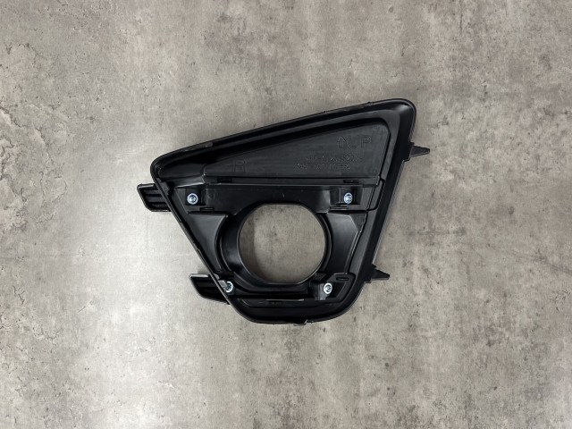 Решітка протитум.фари (права) рест. - Mazda CX-5 (KE) KA0J50C20A