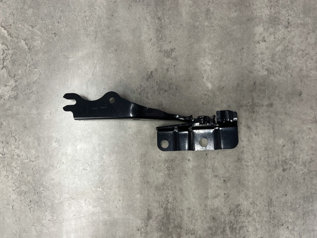Петля капота (рест.) - ліва - Mazda CX-5 (KE) KD5352420A / KD53-52-420A