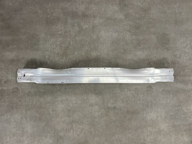 Підсилювач переднього бампера (рест.) - AUDI A4 (B8) 2011-2015 - 8K0807113F