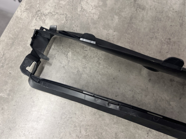 Впускний повітрозабірник - Tesla Model S - 1057847-00-E