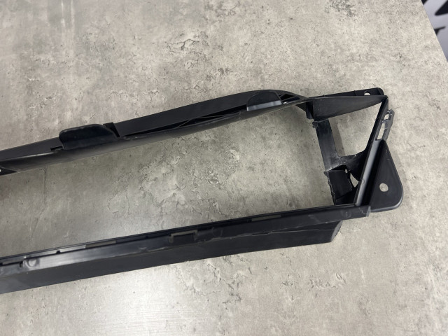 Впускний повітрозабірник - Tesla Model S - 1057847-00-E