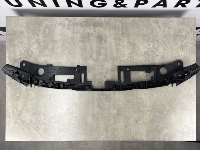Кронштейн решітки радіатора - Mazda 3 (BM) 2013-2016 - B63B50717 / B63B-50-717