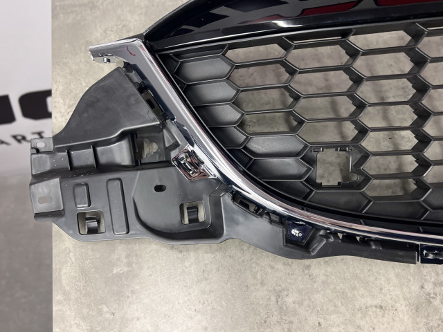 Решітка радіатора (без отворів) - Mazda CX-5 (KE) KR1150712