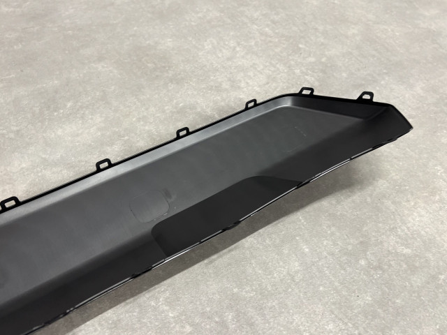 Накладка заднього бампера - Toyota RAV4 (XA50) від 2018 - 524530R110